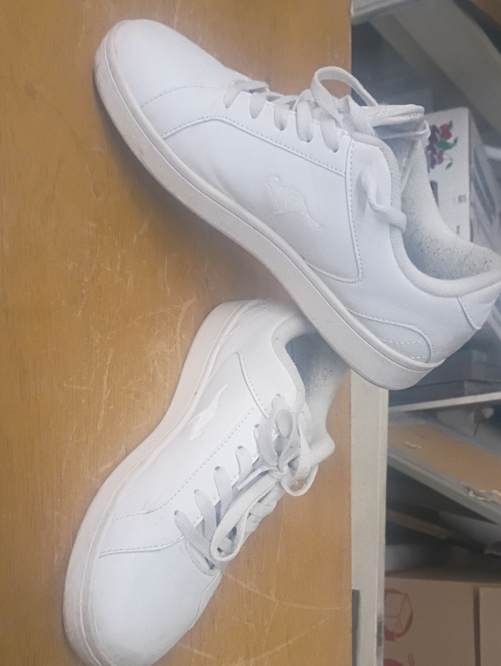 kangaROOS White Low-Top Leather Sneakers
